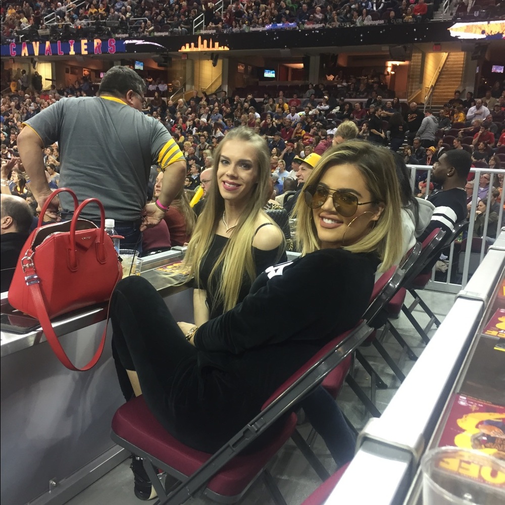 Meet your Posher, Renee